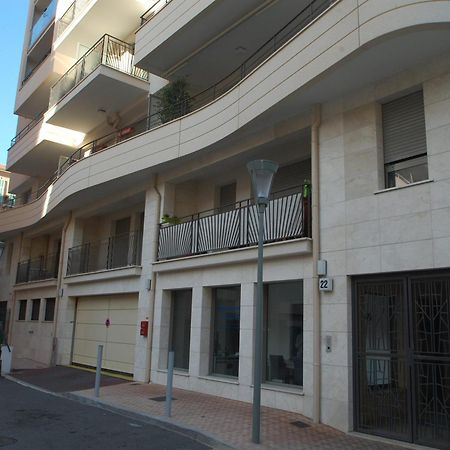 Charmant 2P Moderne Avec Terrasse, Parking Prive, En Plein Centre De Menton, A 2 Pas De La Mer - Fr-1-196-200 Exterior foto