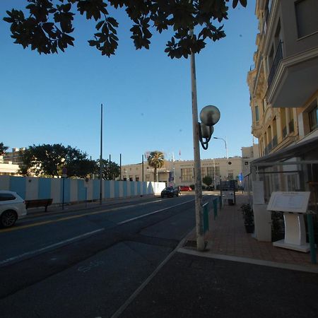 Charmant 2P Moderne Avec Terrasse, Parking Prive, En Plein Centre De Menton, A 2 Pas De La Mer - Fr-1-196-200 Exterior foto